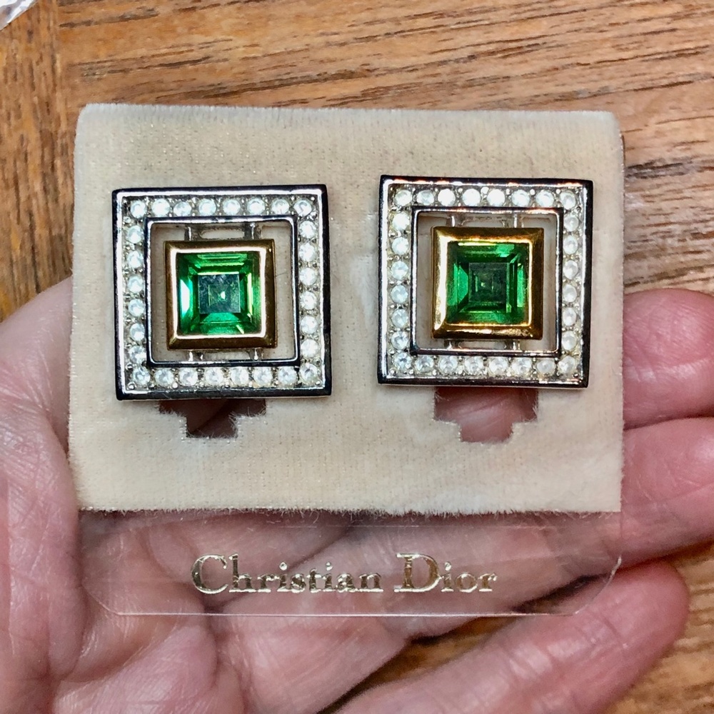 Christian Dior Emerald Green & Ice Clear Chrystal V-Necklace & Earring Set Vtg. - Picture 7 of 14